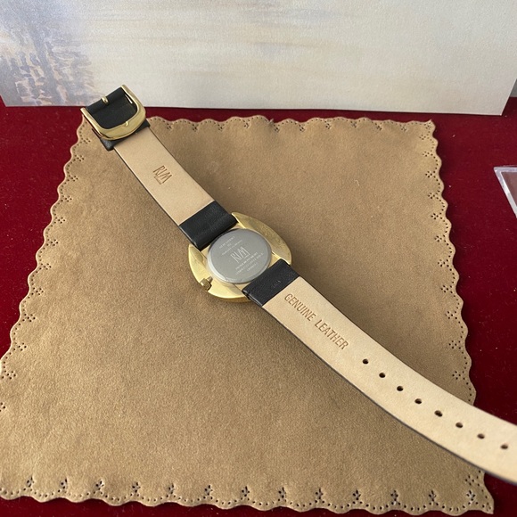 Vintage Robert Lee Morris Saucer Gold Watch - Picture 8 of 9